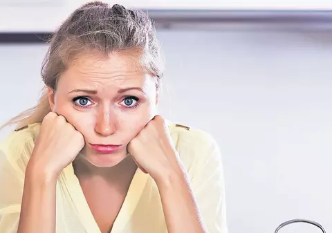 De unde vine expresia «locul femeii e la cratiță»? Descoperă psihologia din spatele ei și ce fel de oameni au această convingere