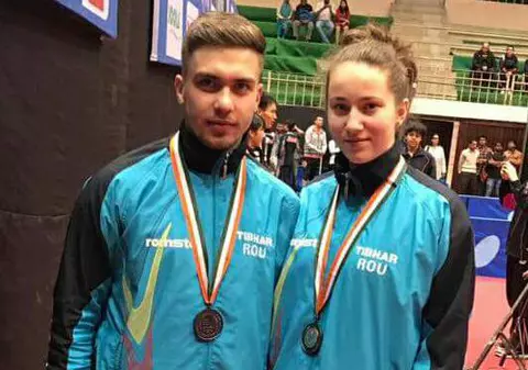 Alexandru Manole și Andreea Dragoman au cucerit medaliile de bronz la World Junior Circuit de tenis de masă / VIDEO