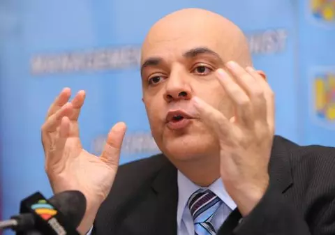 Raed Arafat, mesaj dur pentru adepții anti-vaccinare: Să se gândească ce răspunsuri vor da părinților copiilor care au murit din cauza rujeolei!