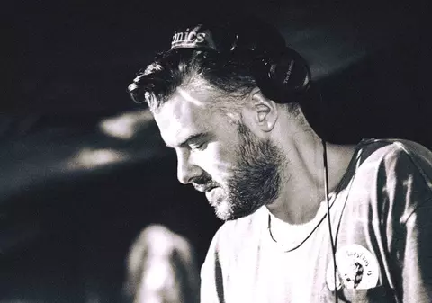 EXCLUSIV/ Fostul iubit al Roxanei Ionescu se lansează în showbiz. A anulat nunta și se face vedetă