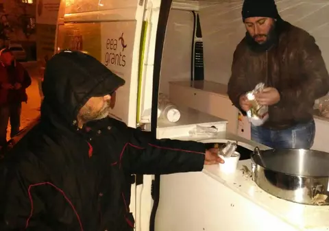 Zeci de oameni fără adăpost au fost salvați de la îngheț în Sectorul 6