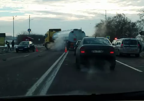 O adolescentă a murit lovită pe trecere de două mașini, în județul Prahova. Copila era în drum spre școală
