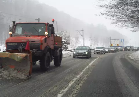 UPDATE. Traficul rutier pe Autostrada Soarelui a fost reluat. Niciun drum naţional nu mai este închis
