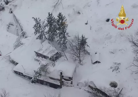 Un nou bilanț al avalanșei din Italia, anunțat de autorități. Nouă persoane au supraviețuit, cinci au murit și 23 sunt încă date dispărute