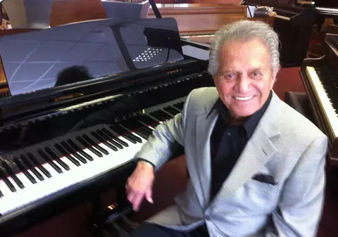 Celebrul cântăreț Buddy Greco, interpretul hitului „The Lady Is a Tramp”,  a murit la vârsta de 90 de ani. A fost cel mai bun prieten al lui Marilyn Monroe și Frank Sinatra