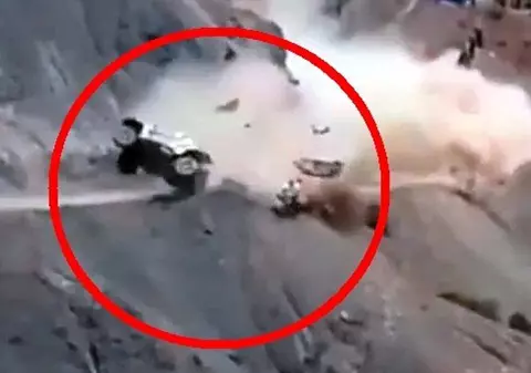 Spaniolul Carlos Sainz s-a răsturnat în prăpastie! Teroare la Raliul Dakar! VIDEO