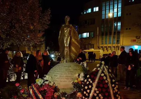 Mesajul unui părinte care și-a pierdut copilul în tragedia Colectiv: ”Un nou club arde în București. Focul nu stă. Doar politicienii noștri dorm”