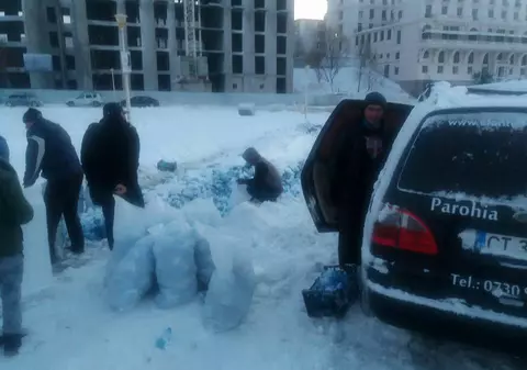 Mii de sticle cu agheasmă au fost recuperate din Portul Tomis. PET-urile cu apă sfințită au fost abandonate din cauza viscolului