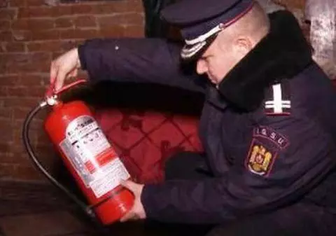Controale ale ISU în cluburile din București și din țară. Un club a fost închis, amenzi de 200.000 de lei