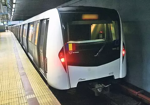 Defecțiune la metrou pe magistrala Berceni - Pipera. Un tren a produs întârzieri