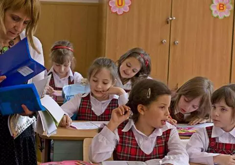 Parlamentarii au respins în comisii Legea inocenței, care interzice educația sexuală în școli; Totuși, vor să demareze o nouă lege, mai coerentă