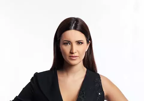 O cunoscută știristă din România a fost confundată cu Kim Kardashian. A făcut ravagii cu posteriorul ei