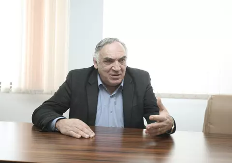 Edupedu: Nicolae Zamfir, directorul laserului de la Măgurele, a fost revocat din funcție la doar o lună după ce Monica Anisie i-a prelungit mandatul