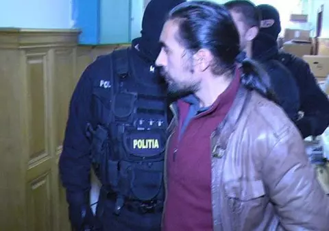 Frații Tomoioagă, asasinii șefului de post din Vișeu de Jos, sfidează judecătorii: ”Nu avem ce să discutăm!”