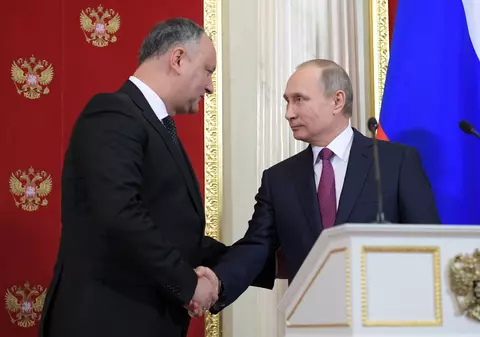 Vladimir Putin, susținătorul lui Igor Dodon în alegeri, a felicitat-o pe Maia Sandu pentru victorie