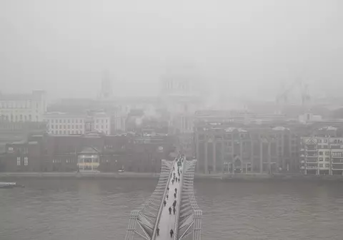 Alertă de poluare în Londra. Smogul a învăluit capitala britanică