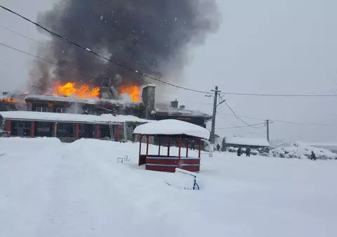 Incendiu violent la Centrul pentru copii cu dizabilităţi din Săcele