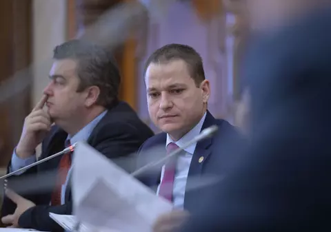 Pachetele de turism vor avea poliță de asigurare care să acopere repatrierea. Mircea Dobre: "Omnia Turism este cea mai mare pagubă de după Revoluţie"