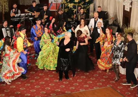 Monica Anghel, complet nemachiată. Cum arată cântăreața