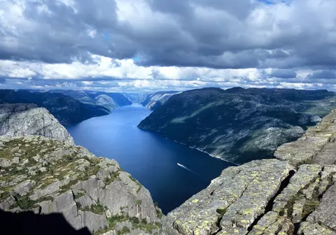 Norvegia vrea să-i dea cadou Finlandei un munte