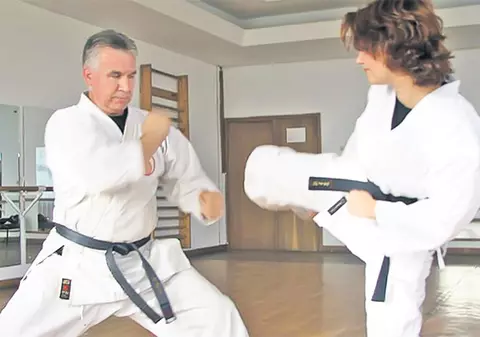 EXCLUSIV / Trei karatiști și un judocan fac legi pentru români. În plus, două doamne din Parlament pot fi oricând gărzile de corp ale aleșilor