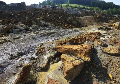 ”Epoca Trump” începe cu  încurajarea industriilor bănoase, dar poluante