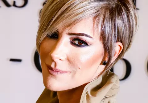 Roxana Ciuhulescu, alături de alt bărbat după divorț. El este cel care o face acum fericită. “Cine mă merită”