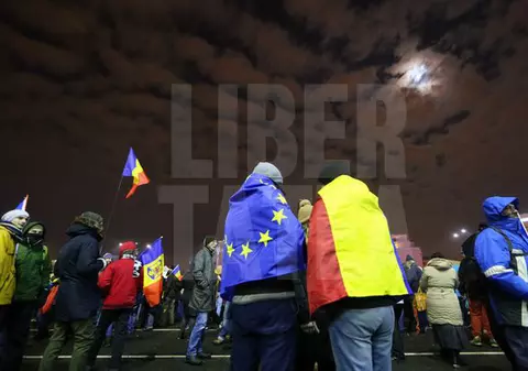 UPDATE A 11-a zi de proteste în Capitală. Mii de oameni au fost în Piața Victoriei, sute la Palatul Cotroceni | FOTO