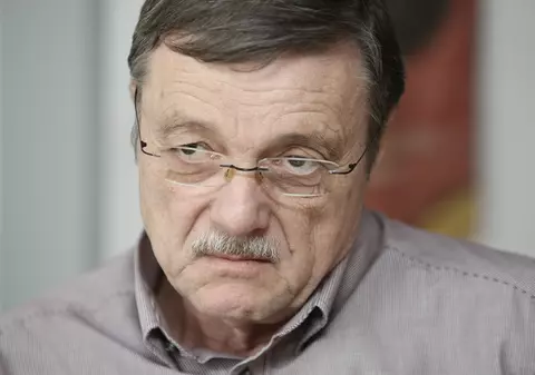 Imagine răvășitoare. După cutremurului din 1977, Adrian Stoica, șeful de la gimnastică, și-a găsit părinții sub dărâmături