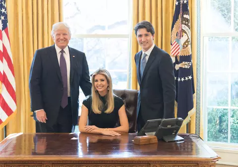 Ivanka Trump a iscat noi critici, după ce s-a fotografiat în fotoliul prezidențial: ”Nu te-a ales nimeni pe tine”
