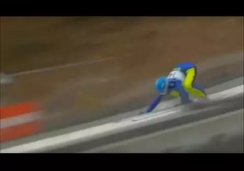 Chinezoaica Xinyue Chang a scăpat miraculos dintr-un accident șocant la sărituri cu schiurile | VIDEO