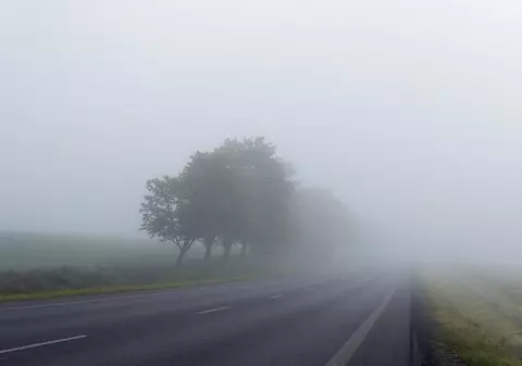 Cod galben de ceață în 5 județe. Avertizare de fenomene meteo imediate