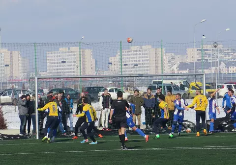 Petrolul din liga a patra a învins Brăila! Meciul s-a jucat într-un parc! / FOTO&VIDEO
