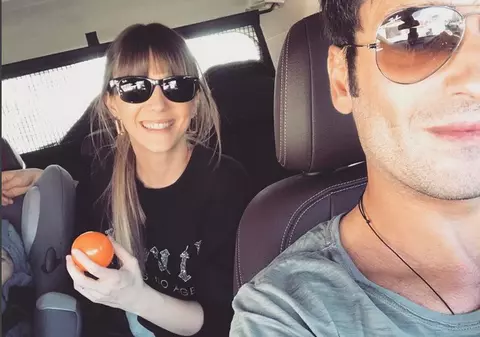 Adela Popescu, weekend la Șușani. Artista s-a simțit „ca-n copilarie”, alături de fratele ei mai mic