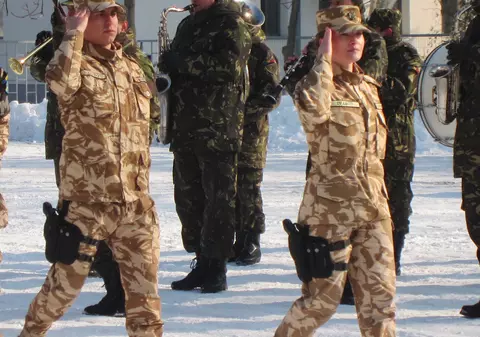 VIDEO / Ea e șefa luptătorilor în războiul cu talibanii. Povestea primei românce aflate la comanda unui detașament de Poliție Militară pe frontul din Afganistan