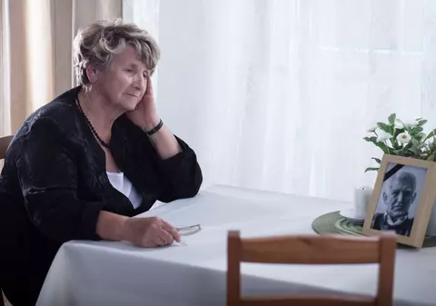 LIBERTATEA TE AJUTĂ: Soțul a decedat. Ce drepturi am asupra casei de domiciliu?