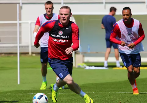 Wayne Rooney poate deveni sportivul cu cel mai mare salariu din lume. Cât îi oferă un club din China