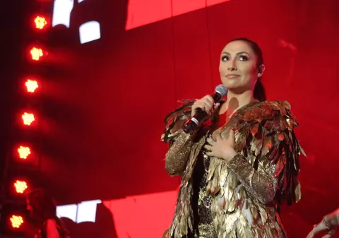 EXCLUSIV / Andra a stat la hotel ca să aibă parte de liniște totală pentru spectacolele de la Sala Palatului. Prețul succesului: abia are timp să își vadă copiii