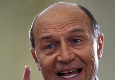 Băsescu, despre grațiere: Vor fi eliberați cei care au spart case, dar vor rămâne în puşcării medici, profesori; Care din ei sunt recuperabili?