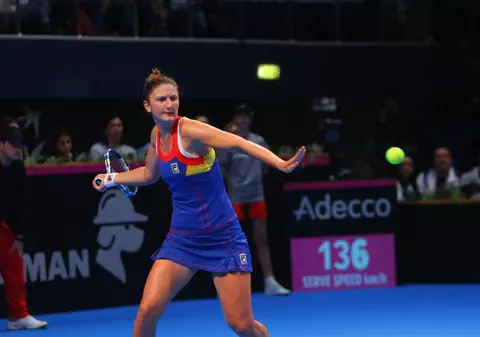 Meciul Irinei Begu, întrerupt de ploaie, va fi reluat miercuri la Doha