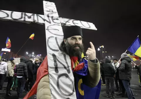 VIDEO EXCLUSIV/ Fabuloasa poveste a ”călugărului contrabandist”, cel mai neașteptat protestatar. ”Am avut saci de bani, îi număram câte trei zile”