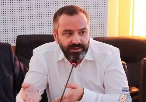 Daniel Minciună a murit pe aeroportul din Iași. Liderul consilierilor judeţeni PNL Iaşi avea 42 de ani