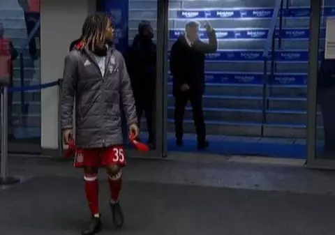 Carlo Ancelotti le-a arătat degetul mijlociu fanilor berlinezi: ”M-au scuipat”