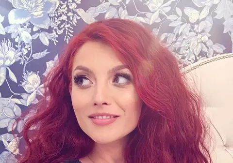 Elena Gheorghe este însărcinată pentru a doua oară. Artista va deveni mamă peste aproape 3 luni