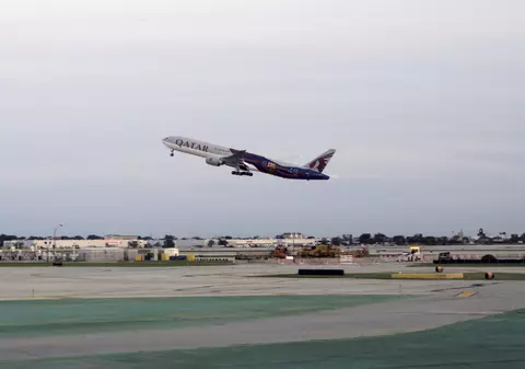 Cea mai lungă cursă aeriană s-a încheiat după mai bine de 16 ore