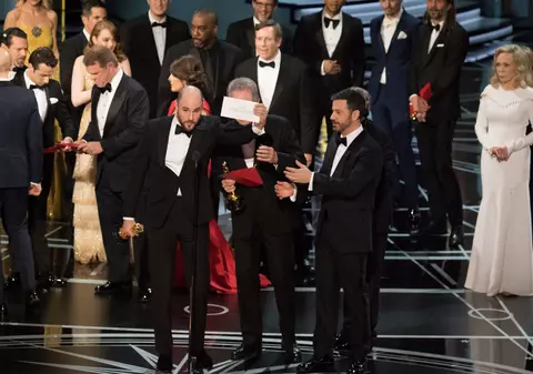 Compania care numără voturile pentru premiile Oscar și-a cerut scuze pentru gafa de proporții