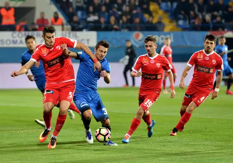 Liga 1: Dinamo - Viitorul 1-2. Victoria oaspeţilor, cadoul perfect pentru Gică Hagi. Mutu anunţă un transfer. Reacţii