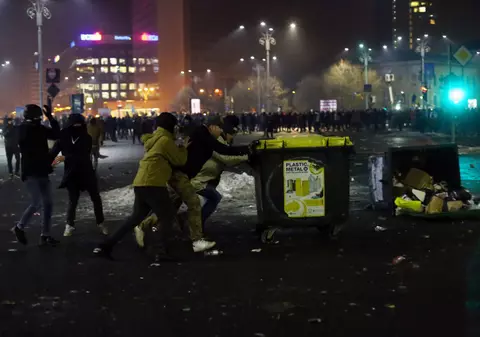 EXCLUSIV / Huliganii din Piața Victoriei care au scăpat sunt ”vânați” de anchetatori pe baza înregistrărilor video de la protest