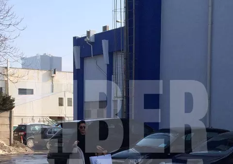 FOTO EXCLUSIV / Vedetele unei televiziuni, chemate de urgență la serviciu sâmbătă