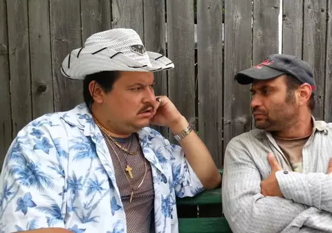 Bobonete și Văncică, singuri la malul mării. Actorii au făcut glume pe seama unei colege